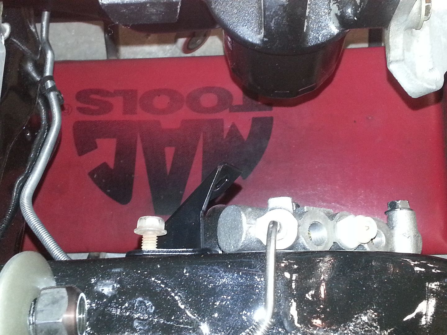 Clutch return spring bracket Team Chevelle